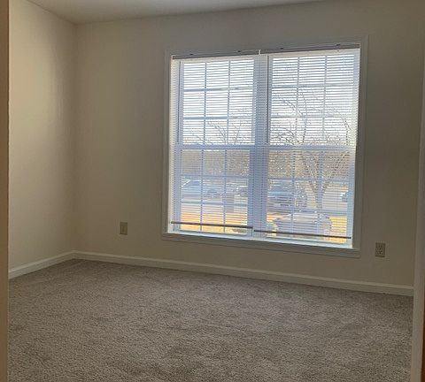 5th image of 15 Coventry Ct