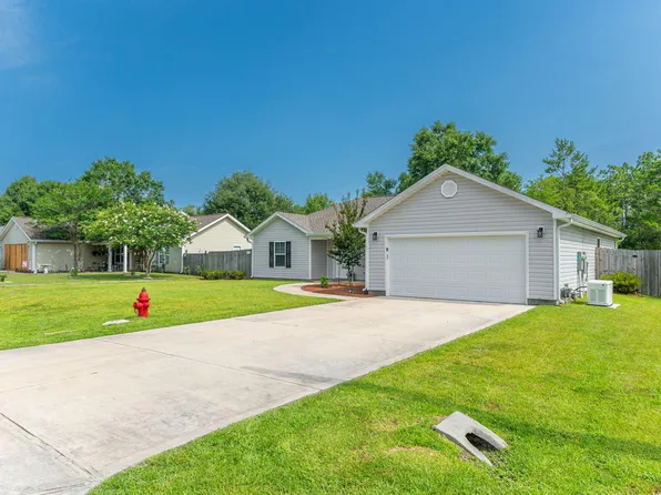 1154 Oakwood Lakes Blvd, Defuniak Springs, FL 32433