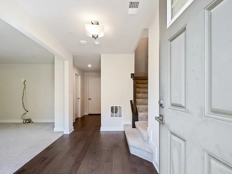 8015 Spring Arbor Dr — Photo 18