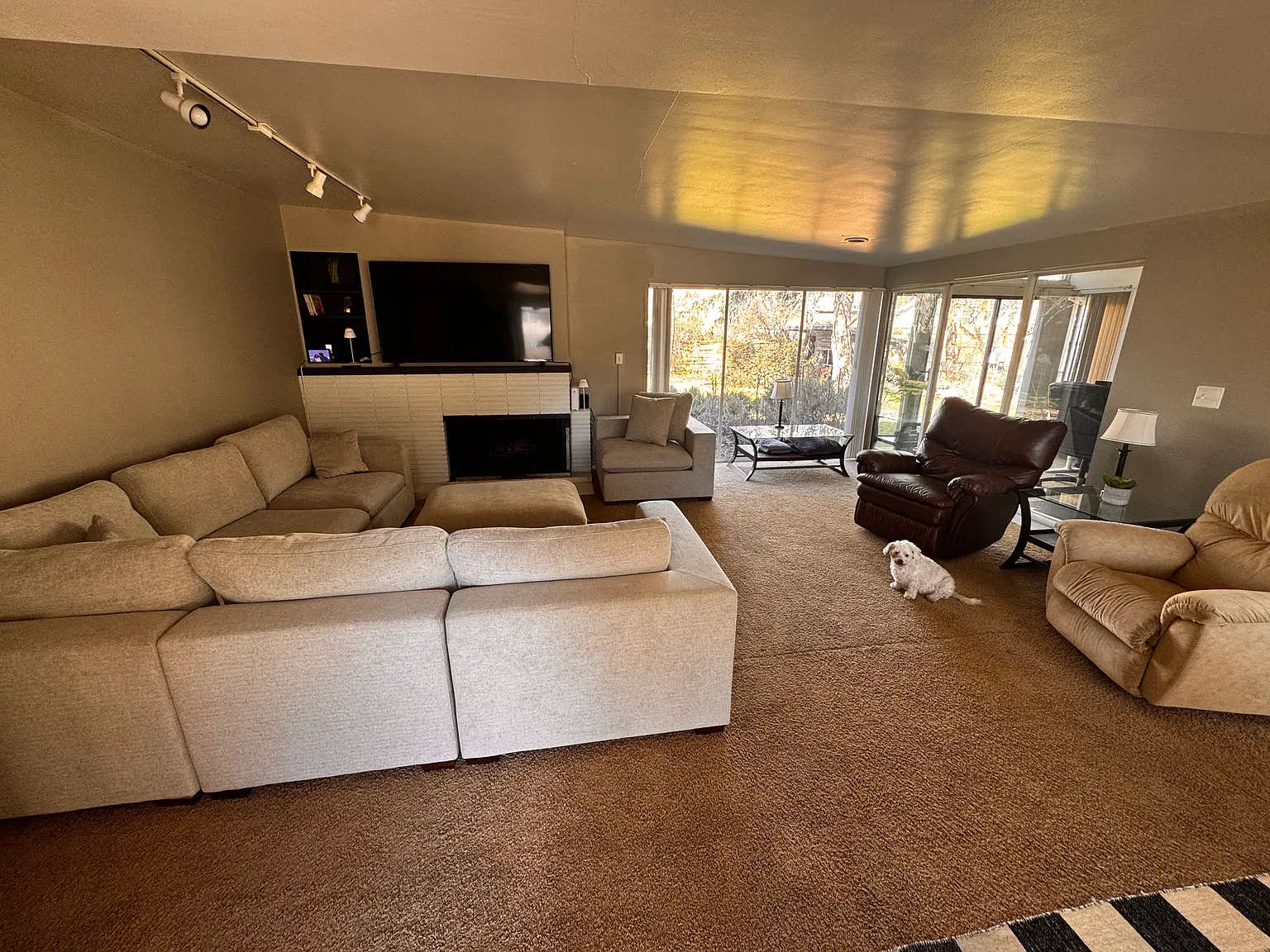 4 bed, 2422 sqft, $1,900 — Photo 3