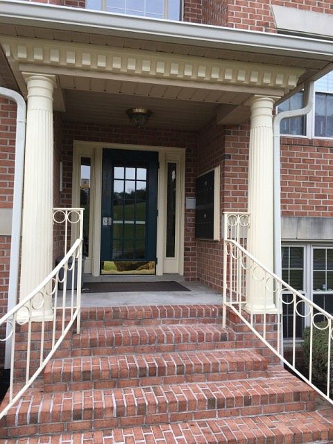 1st image of 1719 Landmark Dr Unit 2F