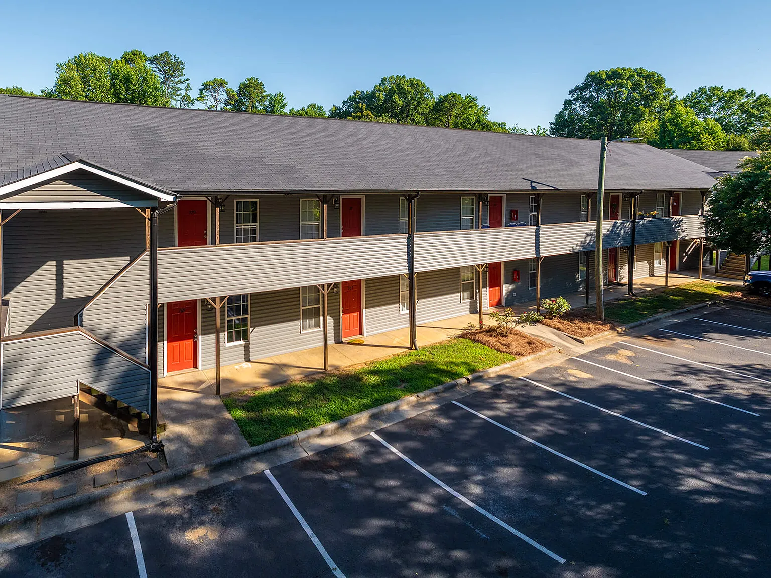 Ashford Place Apartments — Photo 3