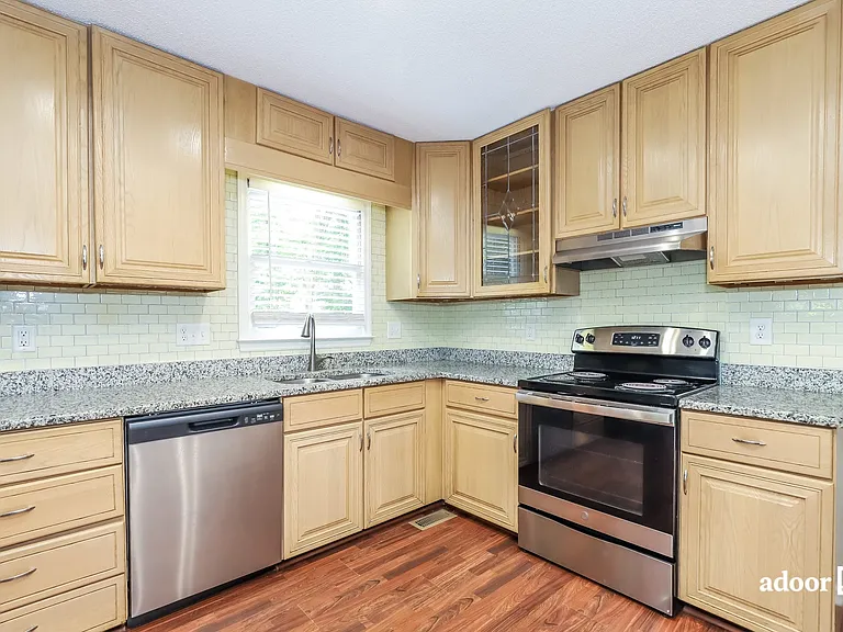4219 Queen Victoria Pl — Photo 3