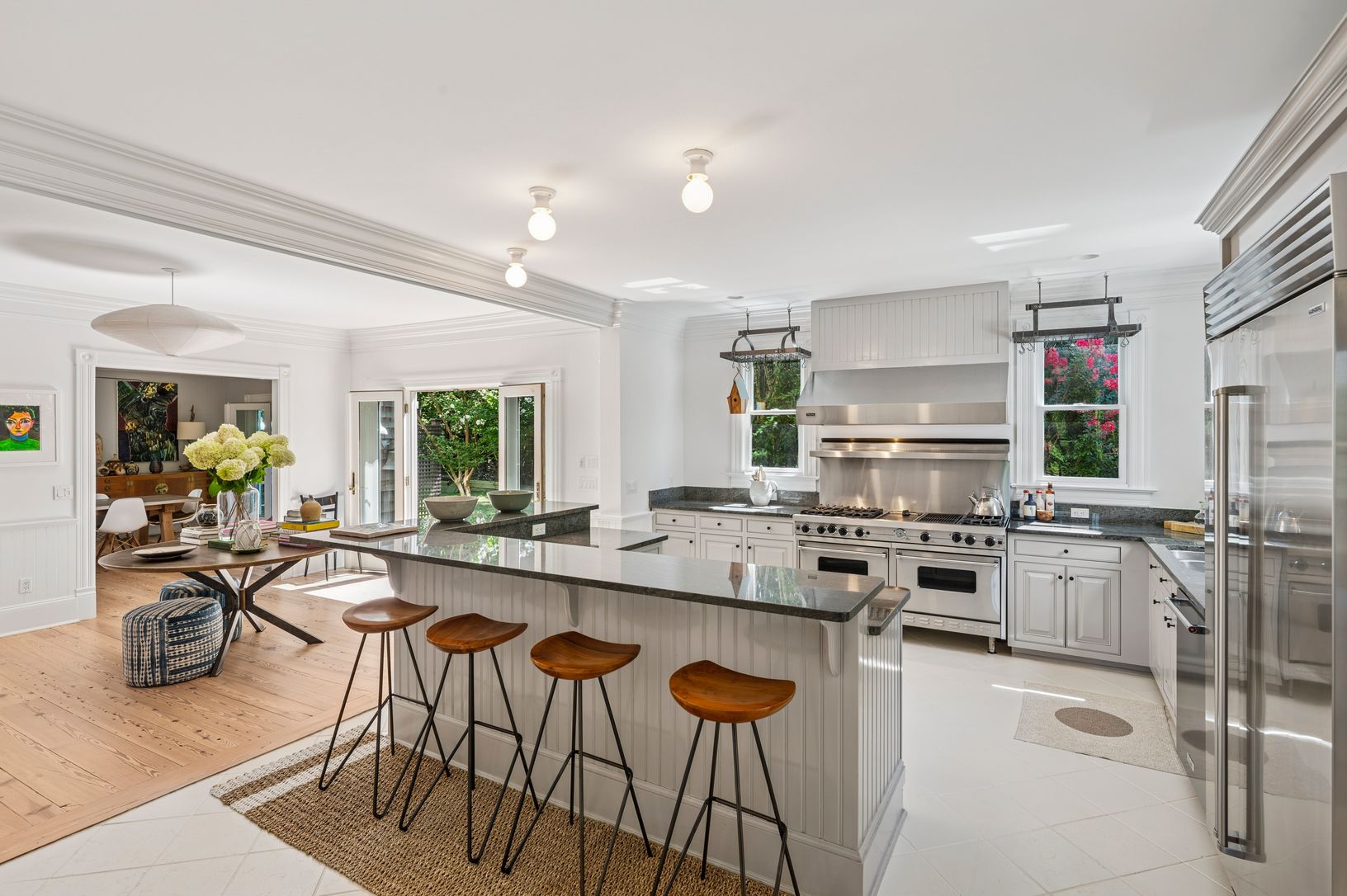  Open layout, chef-ready