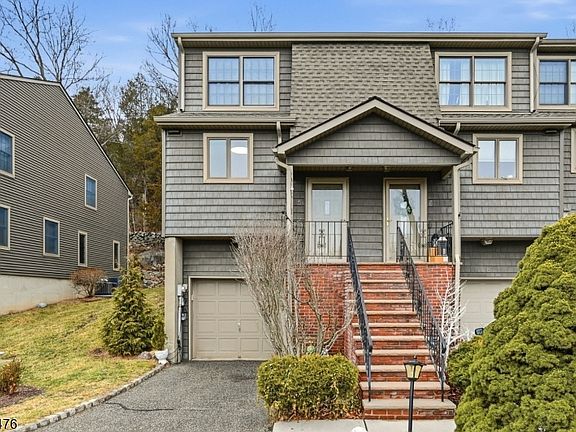 2nd image of 5 Mountain Ridge Rd