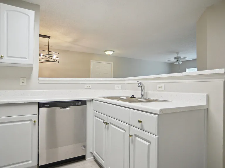 Kitchen, All new appliances