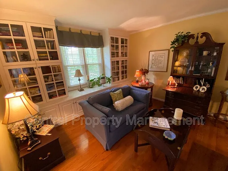 4724 Coach Hill Dr — Photo 11
