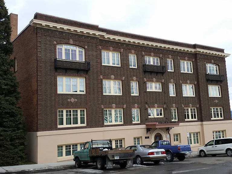 230 S Washington St — Photo 11