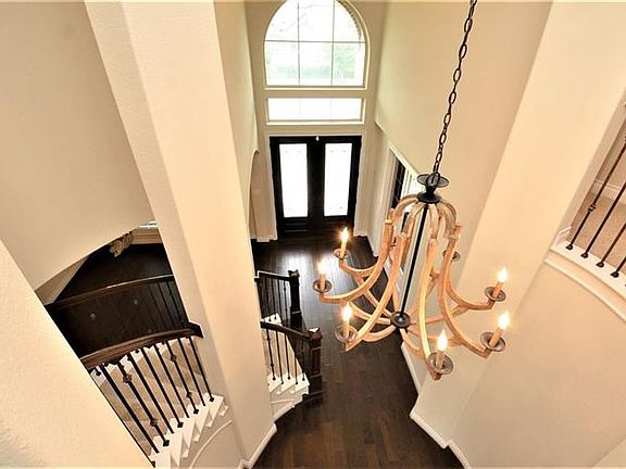 2nd image of 27710 Fleetwood Bend Ln