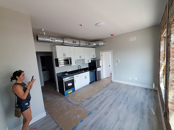2nd image of 792 W Montrose St #201