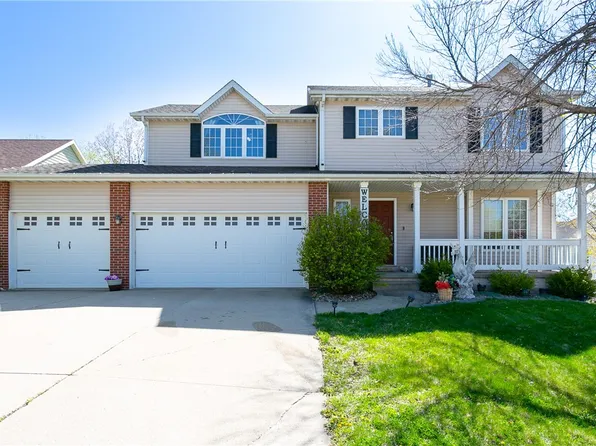 7091 Lynwood Ct, Johnston, IA 50131