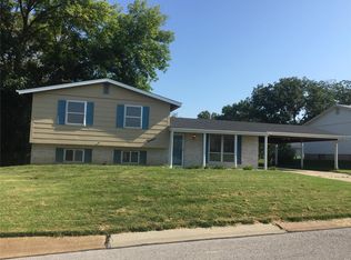 13 Sunnyfield Rd, Saint Peters, MO 63376