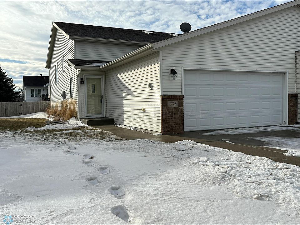 1st image of 733 14th Ave E