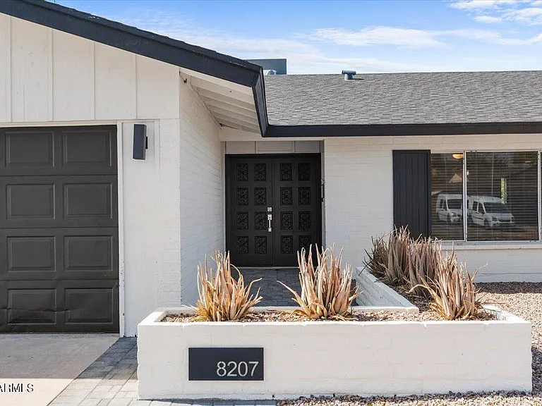 8207 E Montebello Ave — Photo 29