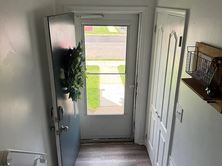 211 Clubhouse Dr — Photo 4