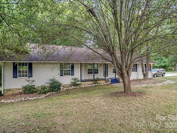 3rd image of 3343 Blackvine Dr