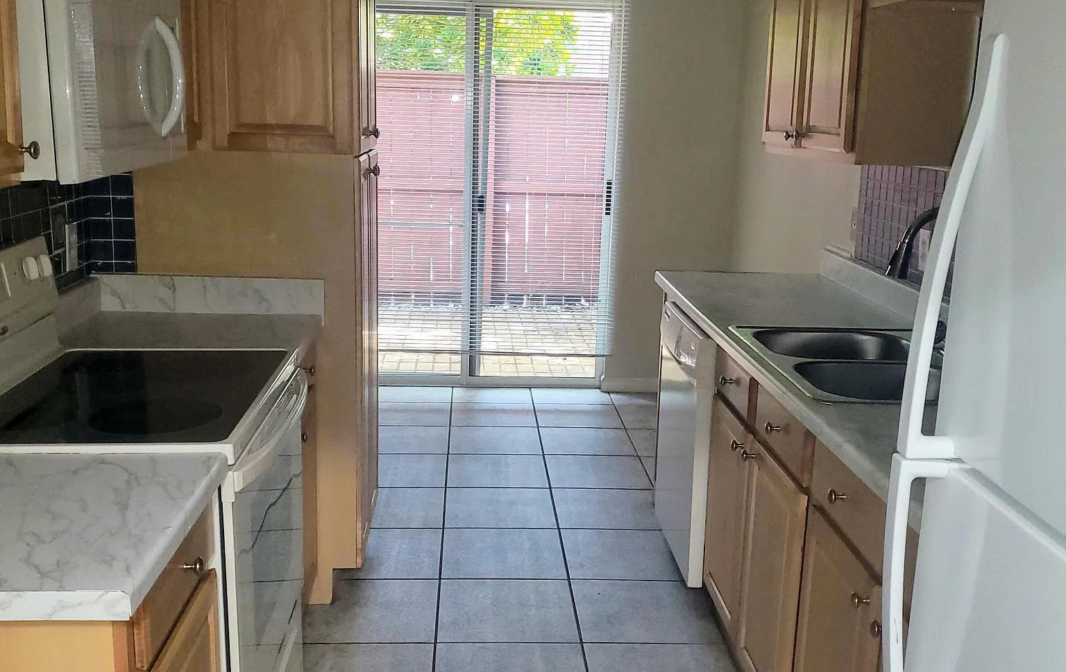 4 bed, 1585 sqft, $2,350 — Photo 4