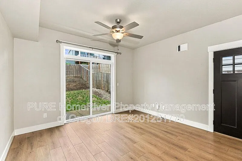 2 bed, 1.5 bath, 1000 sqft, $1,995 — Photo 4