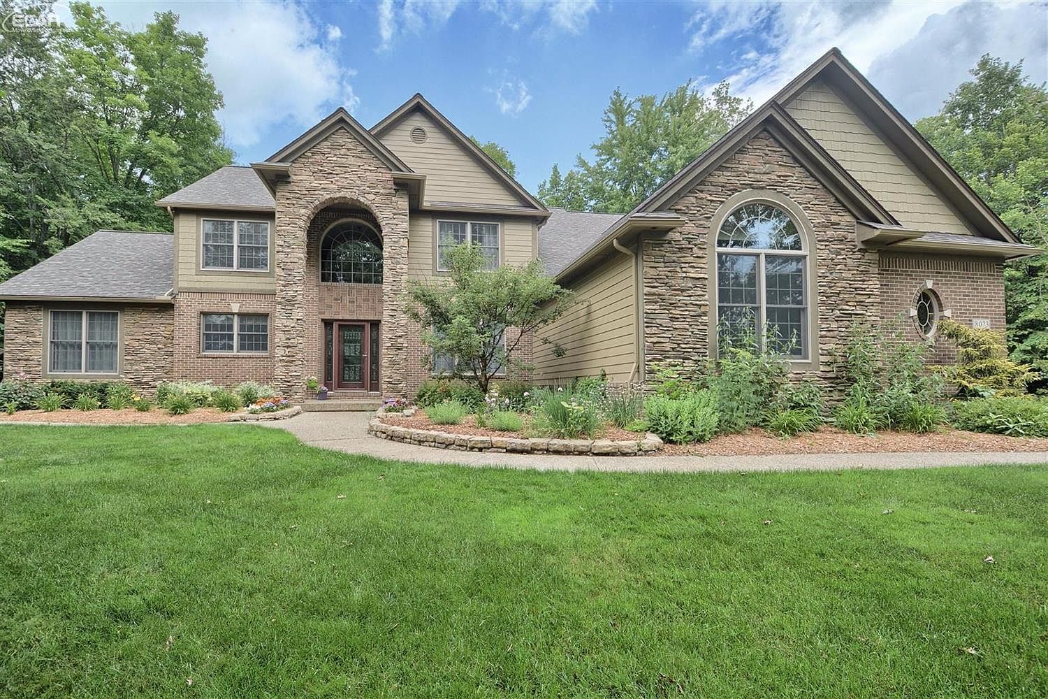 8073 E Lippincott Blvd, Davison, MI 48423 | Zillow
