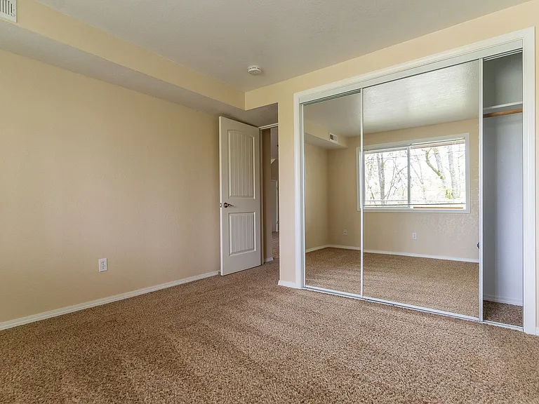 340 Denver St NE — Photo 32