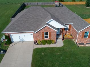 909 Riverview Rd, Marshfield, MO 65706