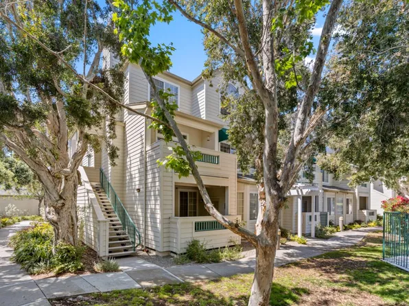 2204 Hastings Shore Ln, Redwood City, CA 94065
