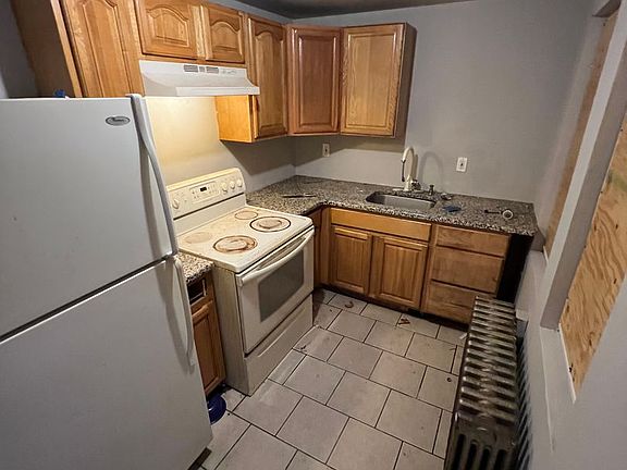 4th image of 2227 E Ann St