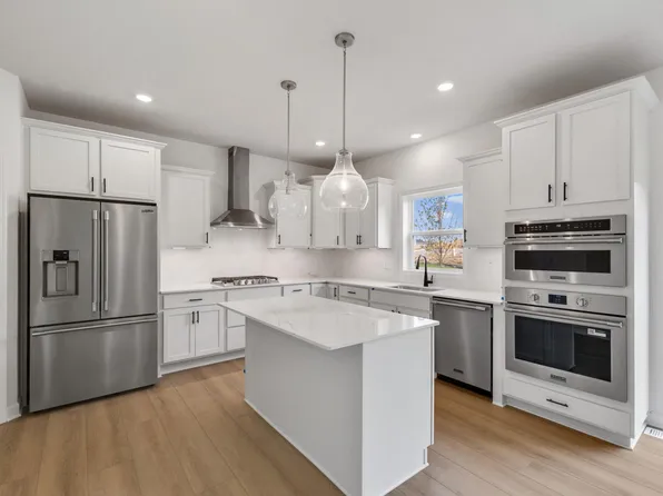 545 Waterford Pl, Waconia, MN 55387