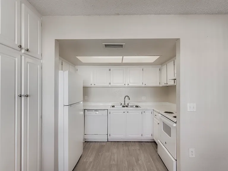 Tempe Vista — Photo 89