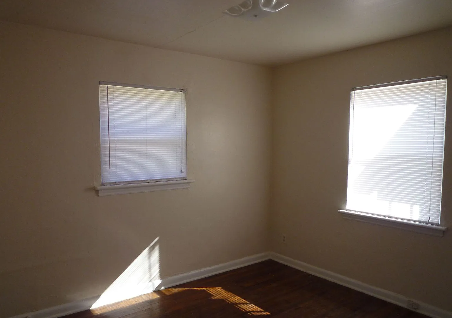 Cozy Two Bedroom Home! — Photo 4