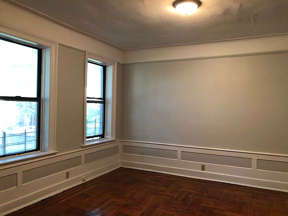 3rd image of 36 Duncan Ave #10E