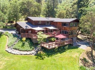 608 Wards Creek Rd, Rogue River, OR 97537