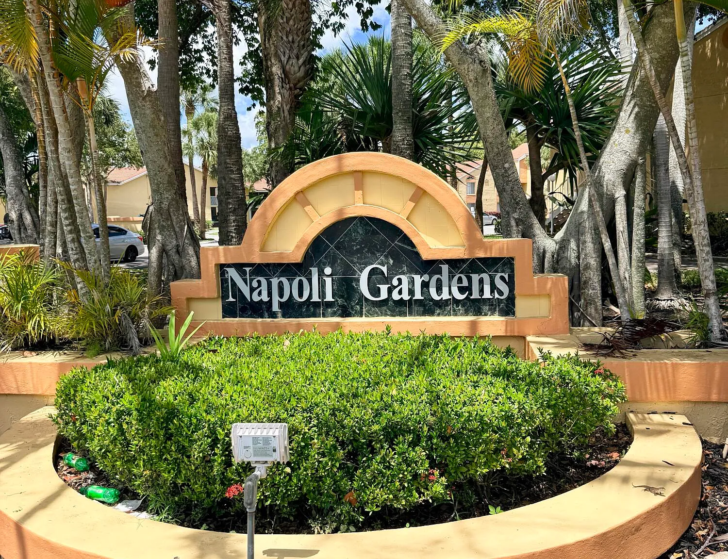 2 bed, 2.0 bath, 1044 sqft, $2,000 — Photo 1
