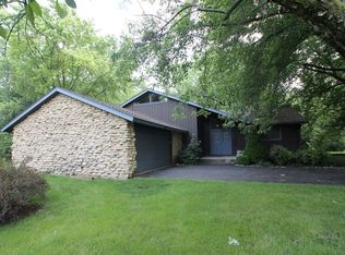 22 Lynn Dr, Hawthorn Woods, IL