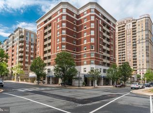 880 N Pollard St APT 203, Arlington, VA 22203