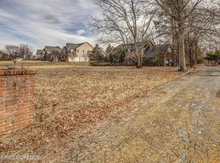 16 Pleasant Valley Rd, Morganville, NJ 07751