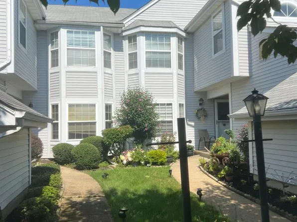 9C Abraham Lincoln Ct, Monroe Township, NJ 08831