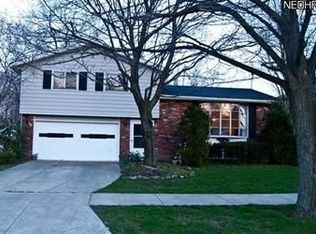 13760 Grove Dr, Garfield Heights, OH 44125