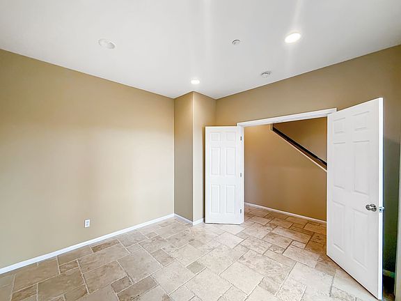 5th image of 2468 Longstaff Ct