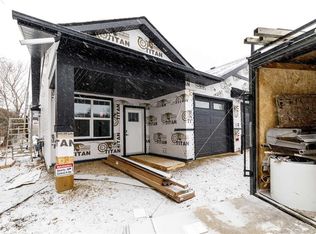 5463 S 55th Ave #8, Lacombe, AB T4L1M1