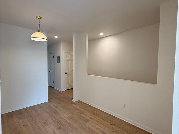 4th image of 124 Sumpter St #2