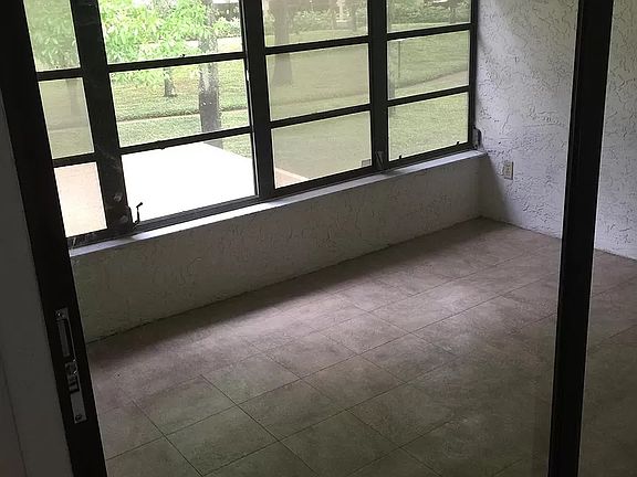 5th image of 3034 Eastland Blvd Unit D201