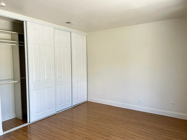 349 Appian Way — Photo 2