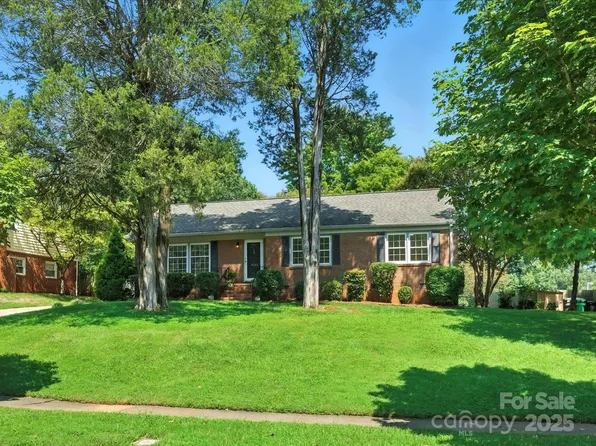 6141 Wheeler Dr, Charlotte, NC 28211