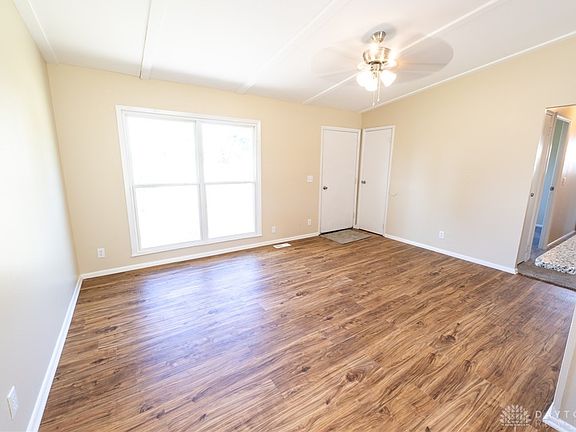 4th image of 1044 Grissom Ave