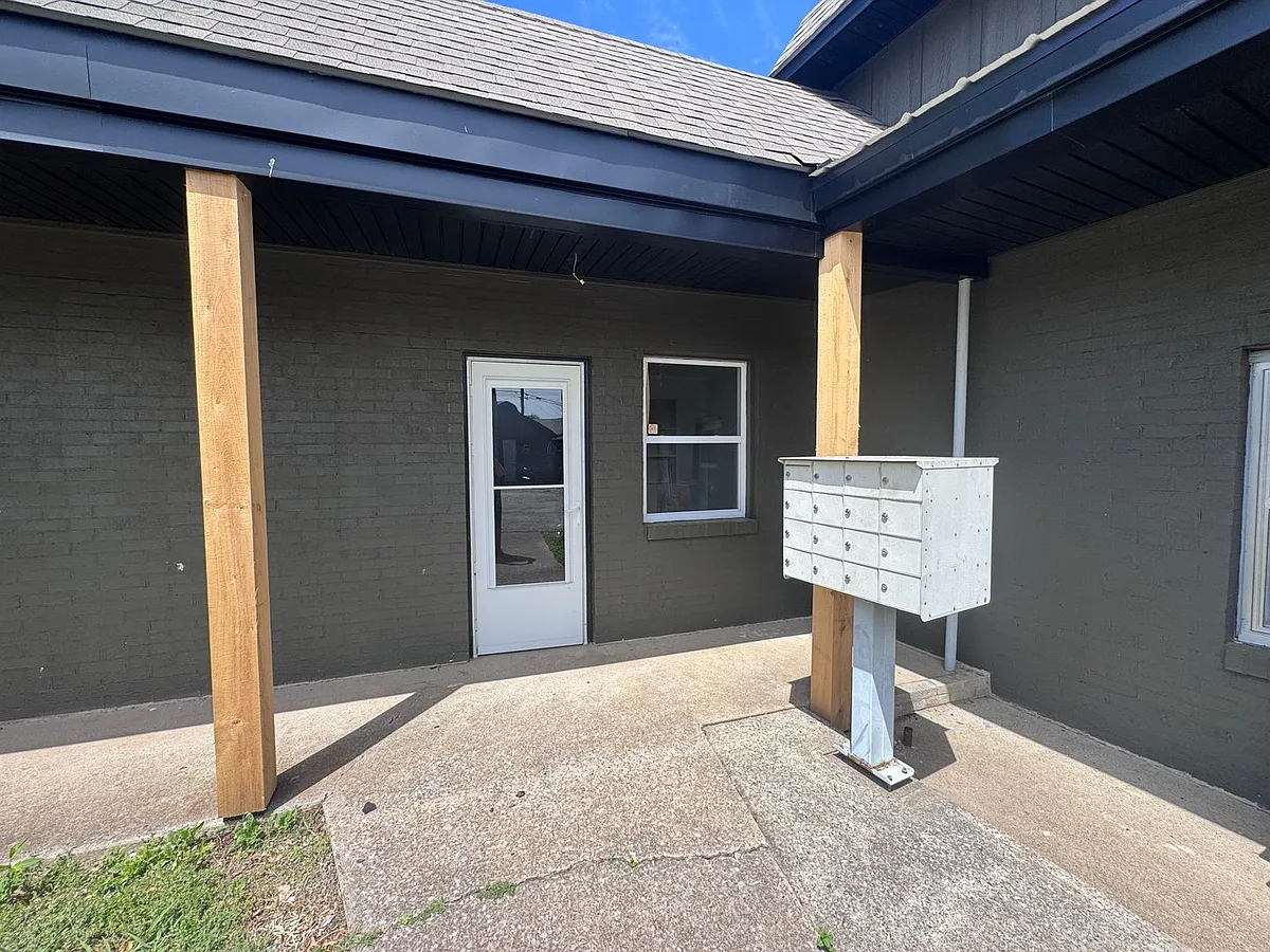 Building Photo - 904 Coldwater Rd #5