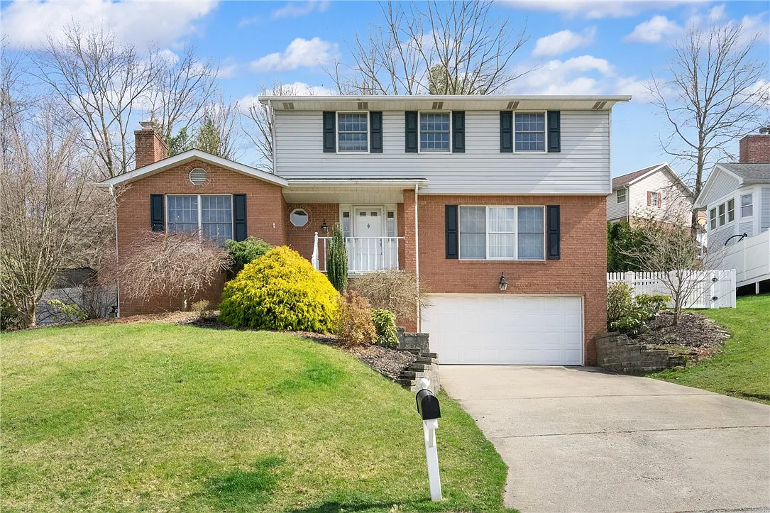 711 Adele Dr photo 1