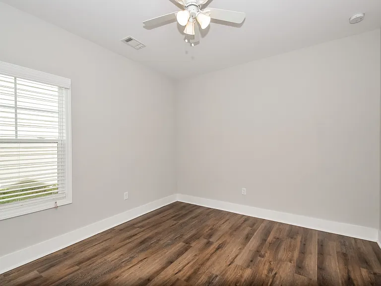 21 Greyfield Dr — Photo 11