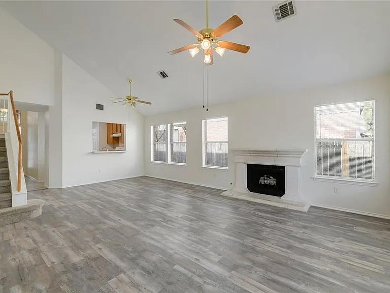 13460 Athens Trl — Photo 3