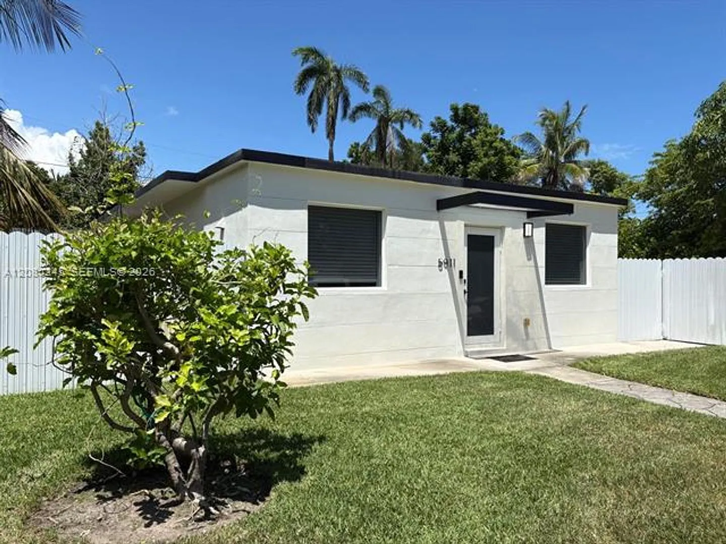 5911 SW 62nd Ter # 5911, South Miami, FL 33143 — Photo 2